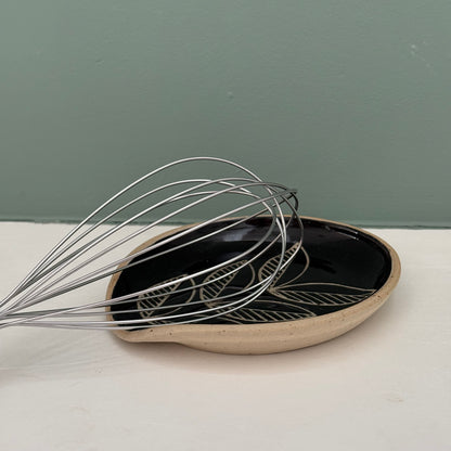 Spoon rest, leaves black