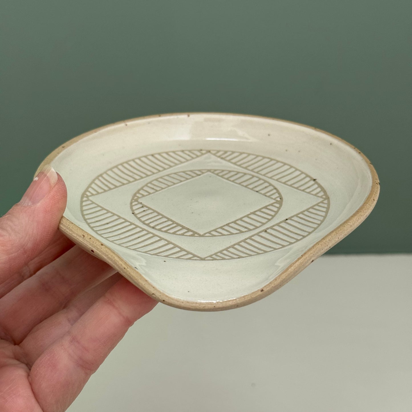 Spoon rest, white geo