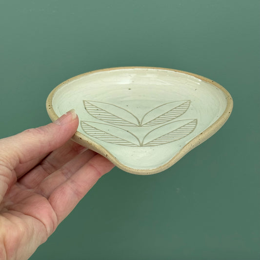 Spoon rest, leaves white