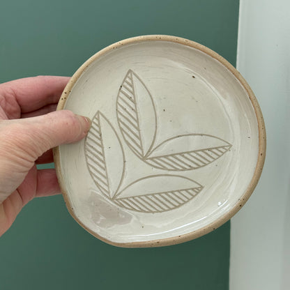 Spoon rest, leaves white