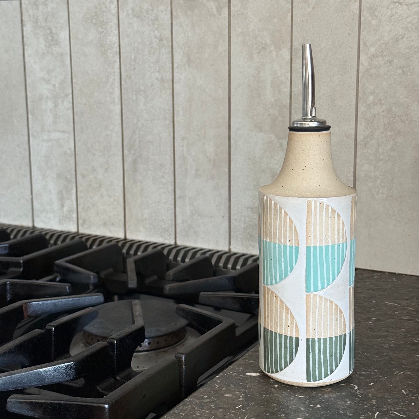 Oil bottle, mint geo