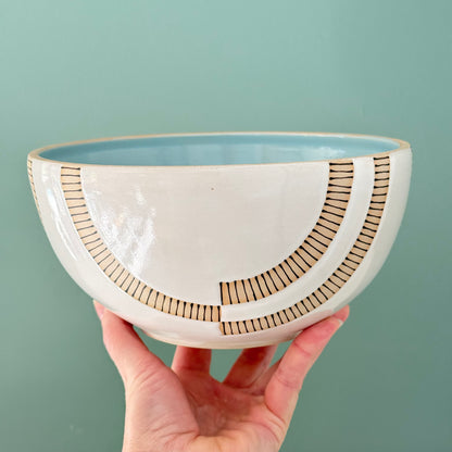 Bowl, alternating arch