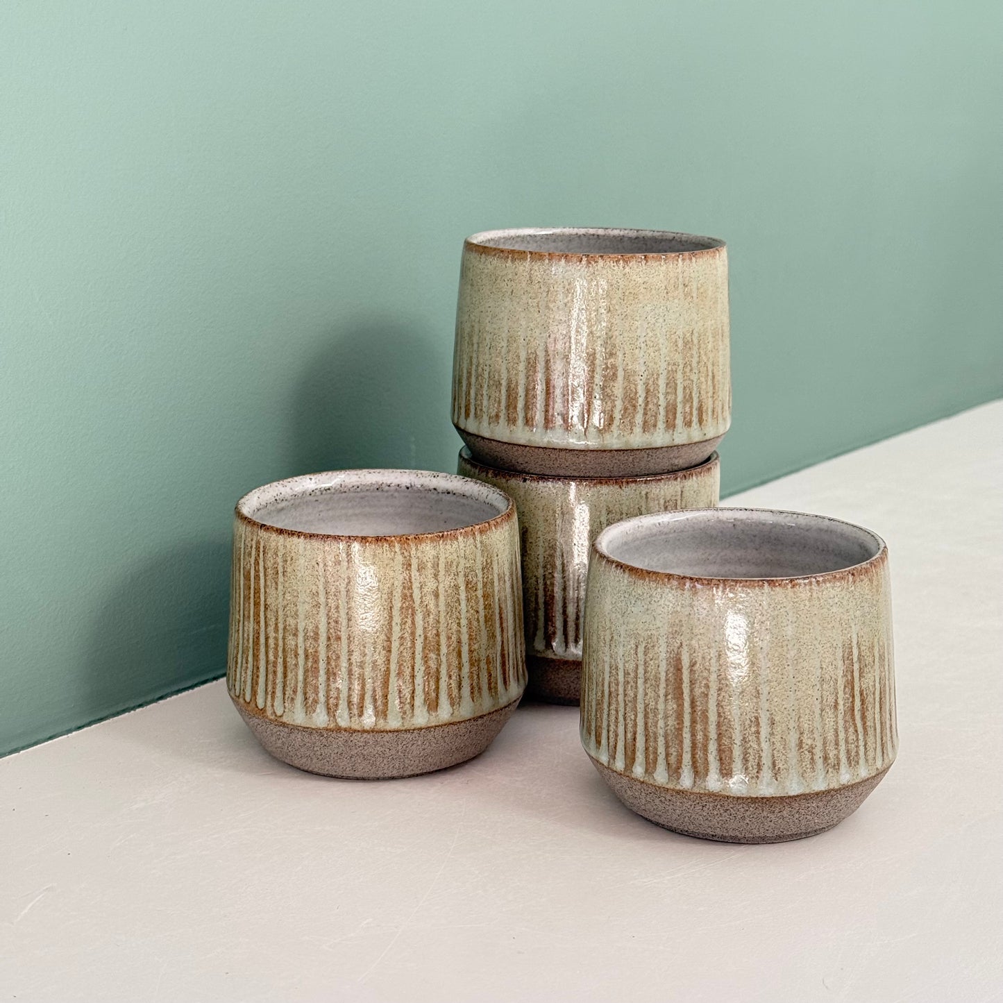 Cup, relief lines green