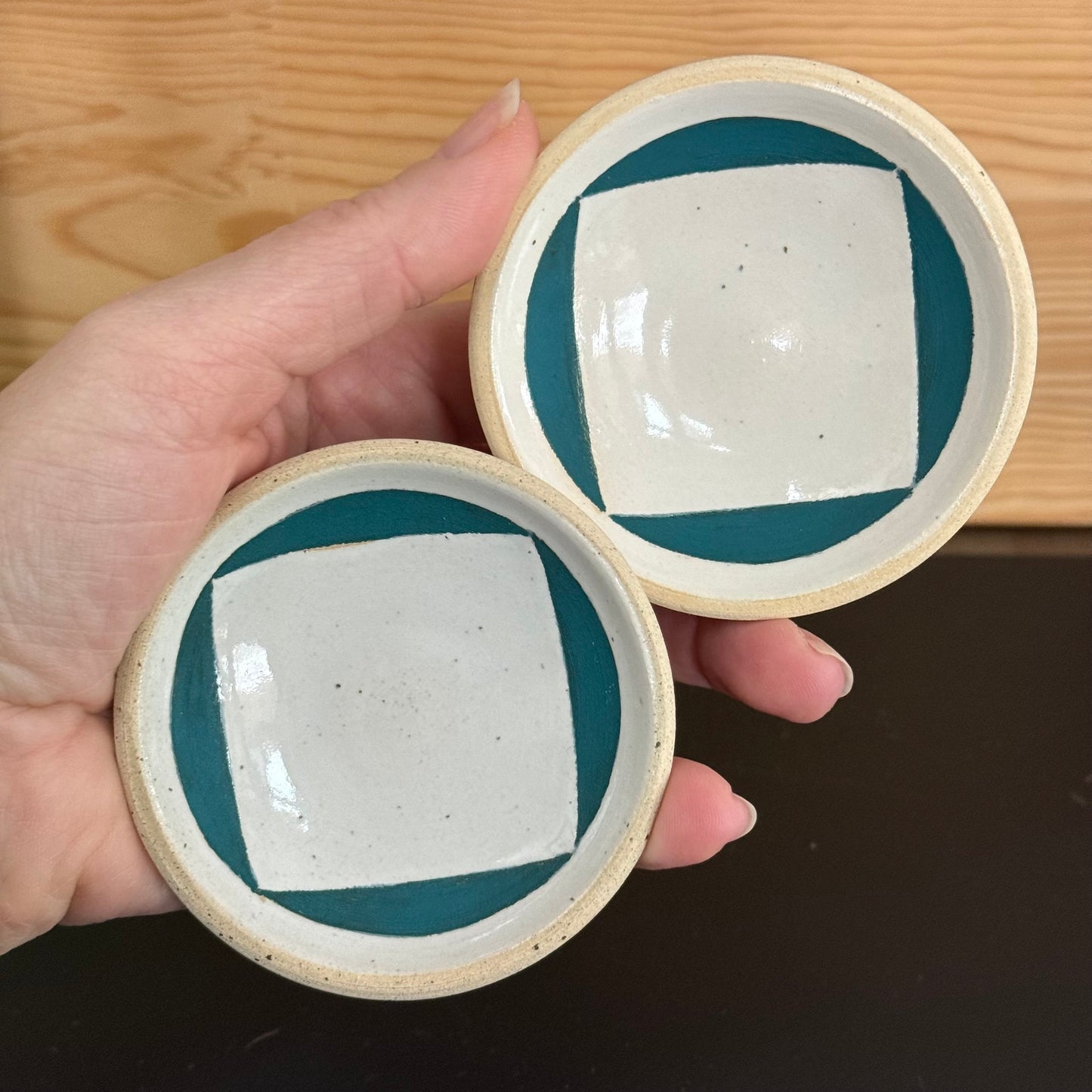 Set of 2 small dishes, teal square