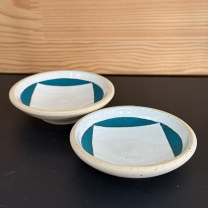 Set of 2 small dishes, teal square