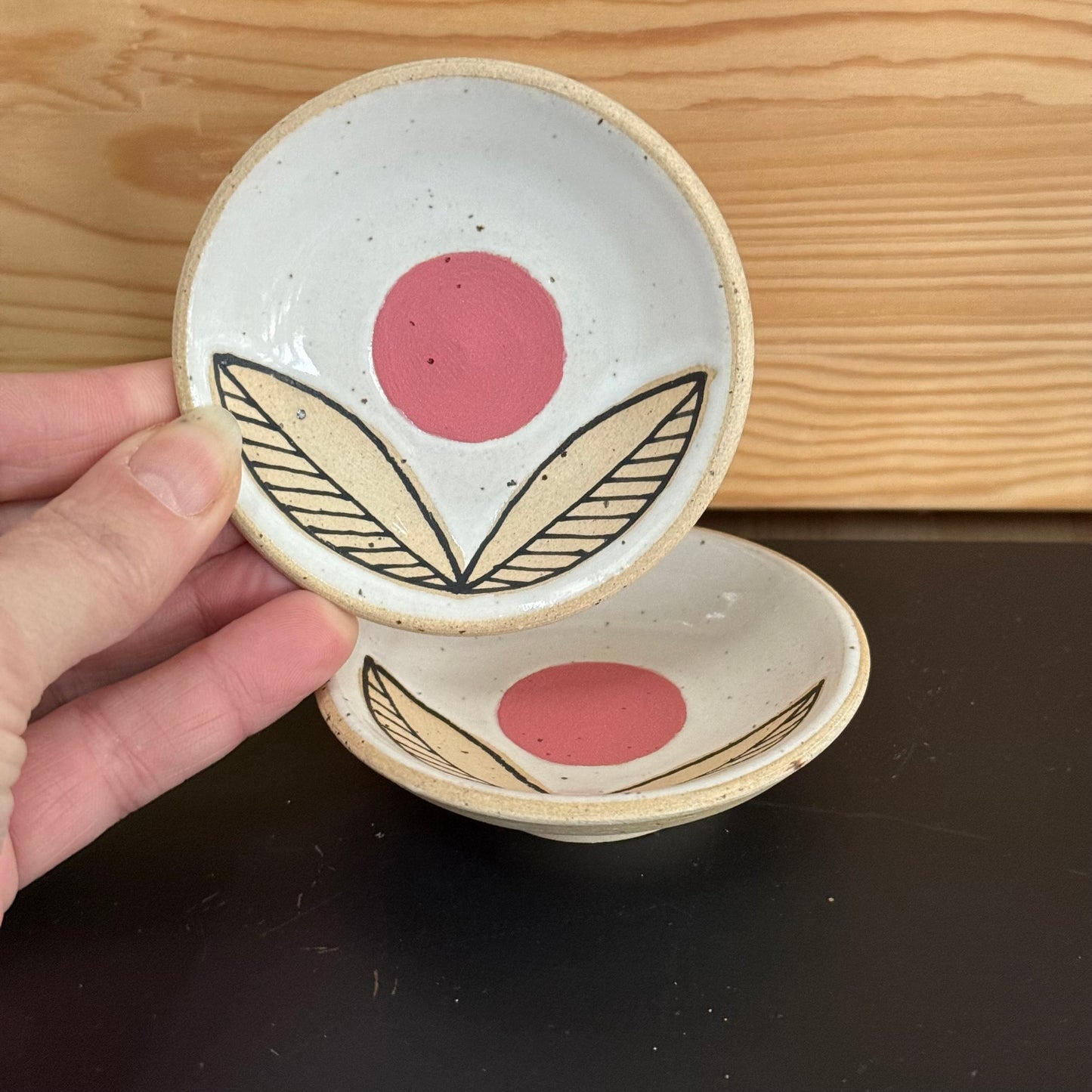 Set of 2 small dishes, pink flower II