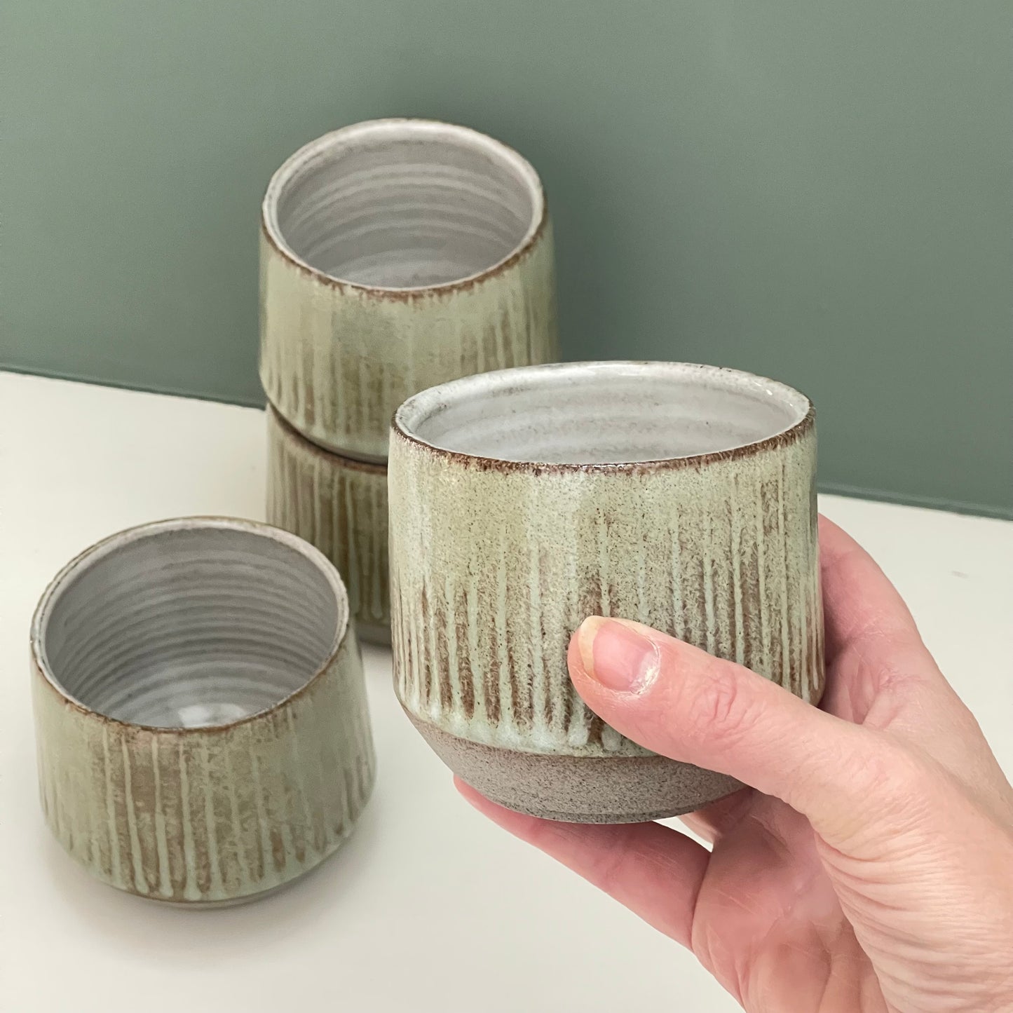 Cup, relief lines green