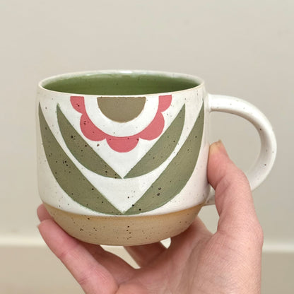 Mug, pink flower/ green in