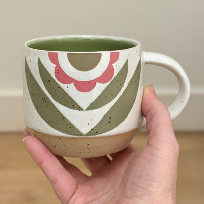 Mug, pink flower/ green in