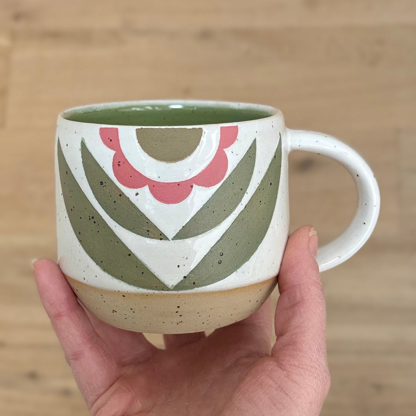 Mug, pink flower/ green in