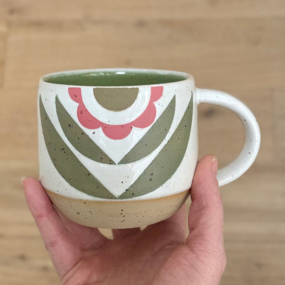 Mug, pink flower/ green in