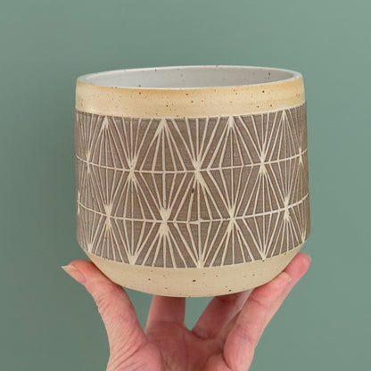 Planter, taupe geometric