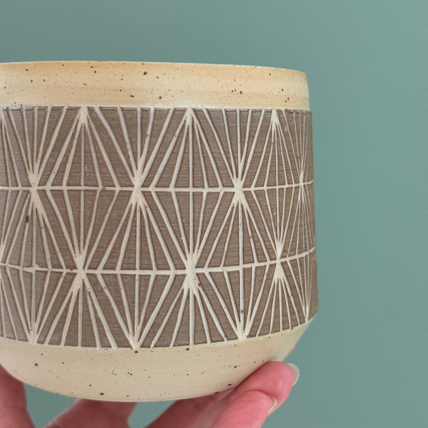 Planter, taupe geometric