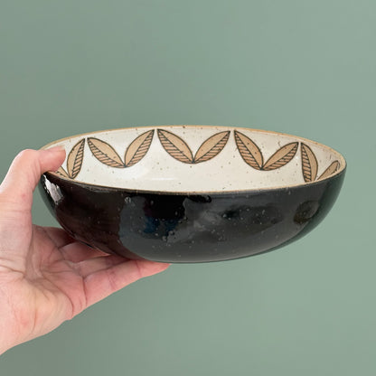 Bowl, leaves