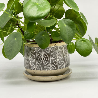 Planter, grey geometric