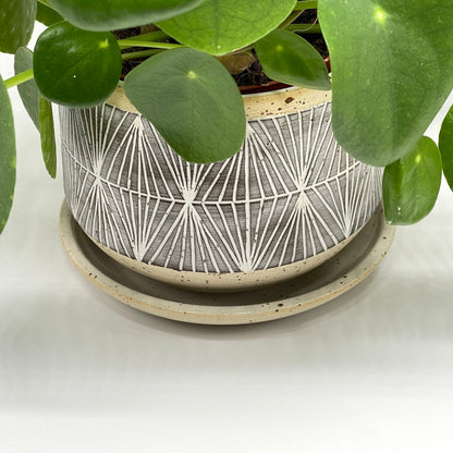 Planter, grey geometric