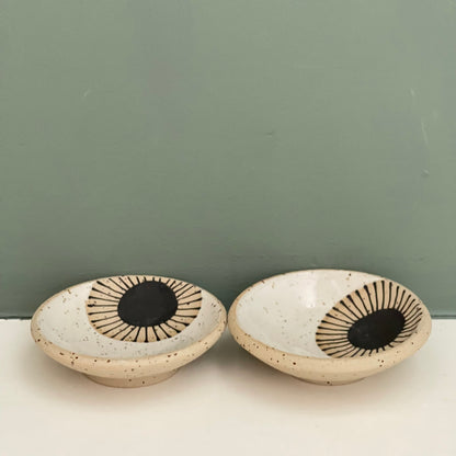 Set of 2 small dishes, black sun (2)