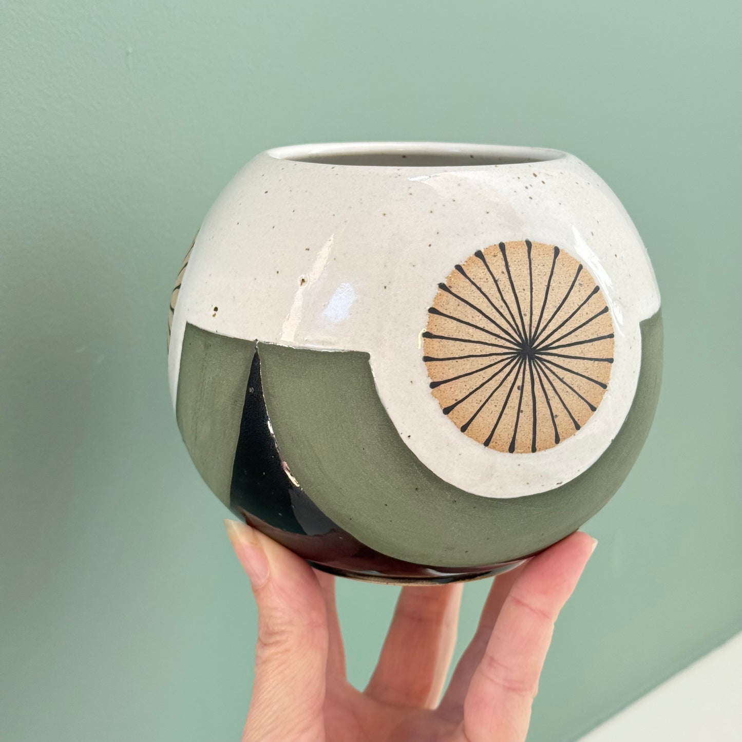 Small vase, radial/ green