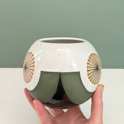 Small vase, radial/ green